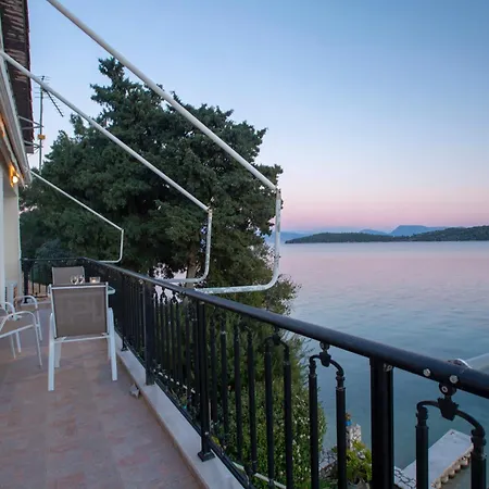 Agoritsa Beachfront With Its Own Pontoon * نيدري