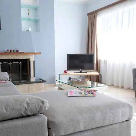 شقة Agoritsa Beachfront With Its Own Pontoon