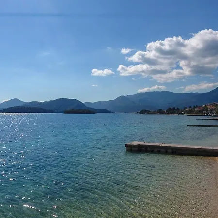 Agoritsa Beachfront With Its Own Pontoon Apartment