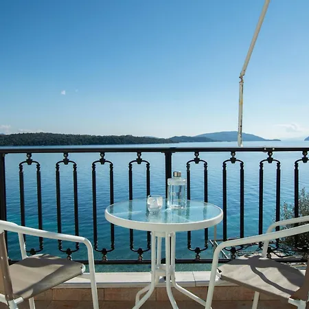 Agoritsa Beachfront With Its Own Pontoon * 니드리