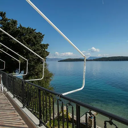 Agoritsa Beachfront With Its Own Pontoon 아파트 *