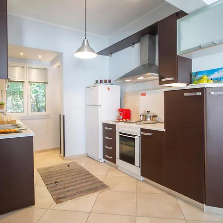 Agoritsa Beachfront With Its Own Pontoon 아파트 *