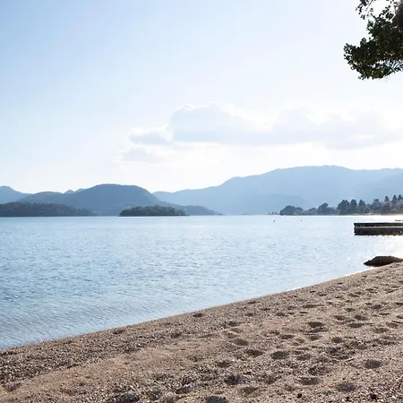 Apartment Agoritsa Beachfront With Its Own Pontoon Nydri (Lefkada)