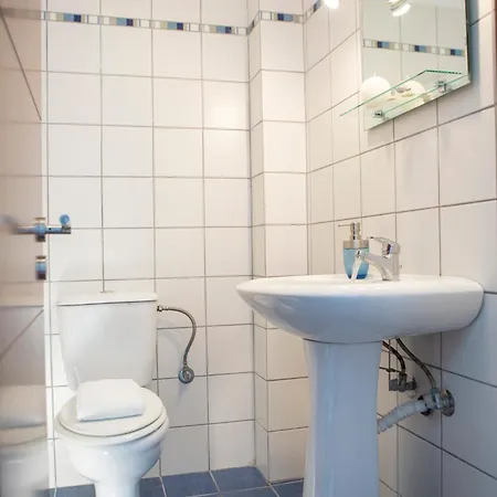 아파트 Agoritsa Beachfront With Its Own Pontoon *