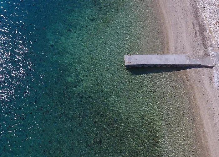 Apartment Agoritsa Beachfront With Its Own Pontoon *
