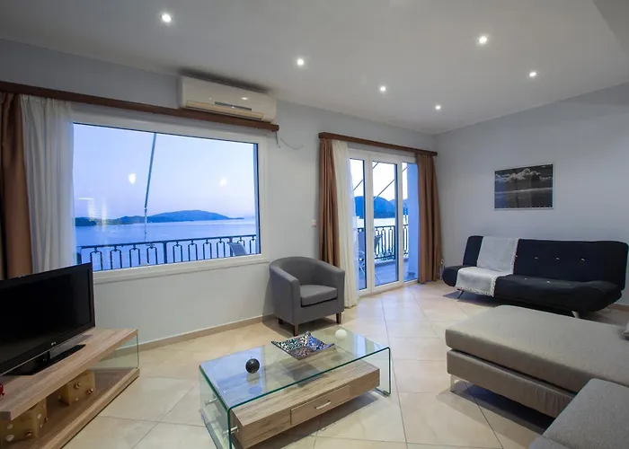 Apartment Agoritsa Beachfront With Its Own Pontoon
