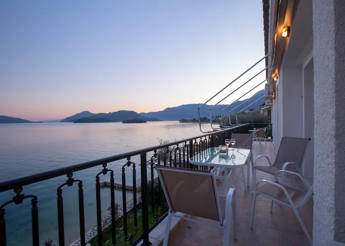 Apartment Agoritsa Beachfront With Its Own Pontoon *