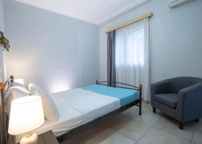 Apartment Agoritsa Beachfront With Its Own Pontoon Nydri (Lefkada)