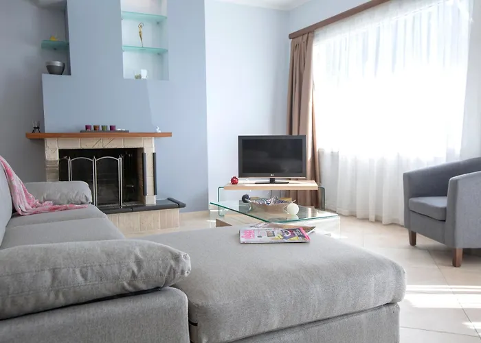 Apartment Agoritsa Beachfront With Its Own Pontoon