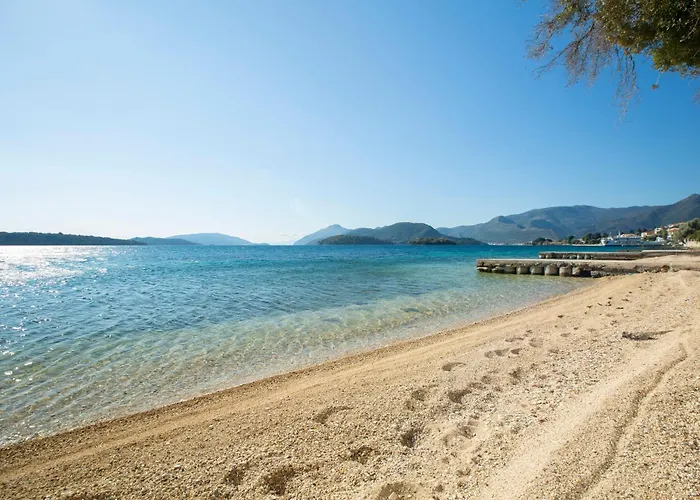 Apartment Agoritsa Beachfront With Its Own Pontoon *